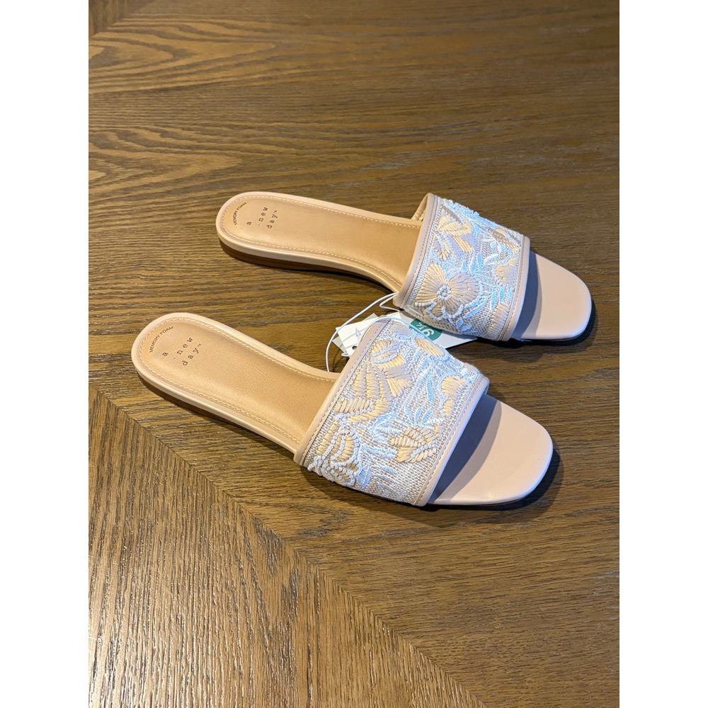 A New Day Elain Embroidered Beaded Slide Sandals Natural Beige 9.5 Memory Foam